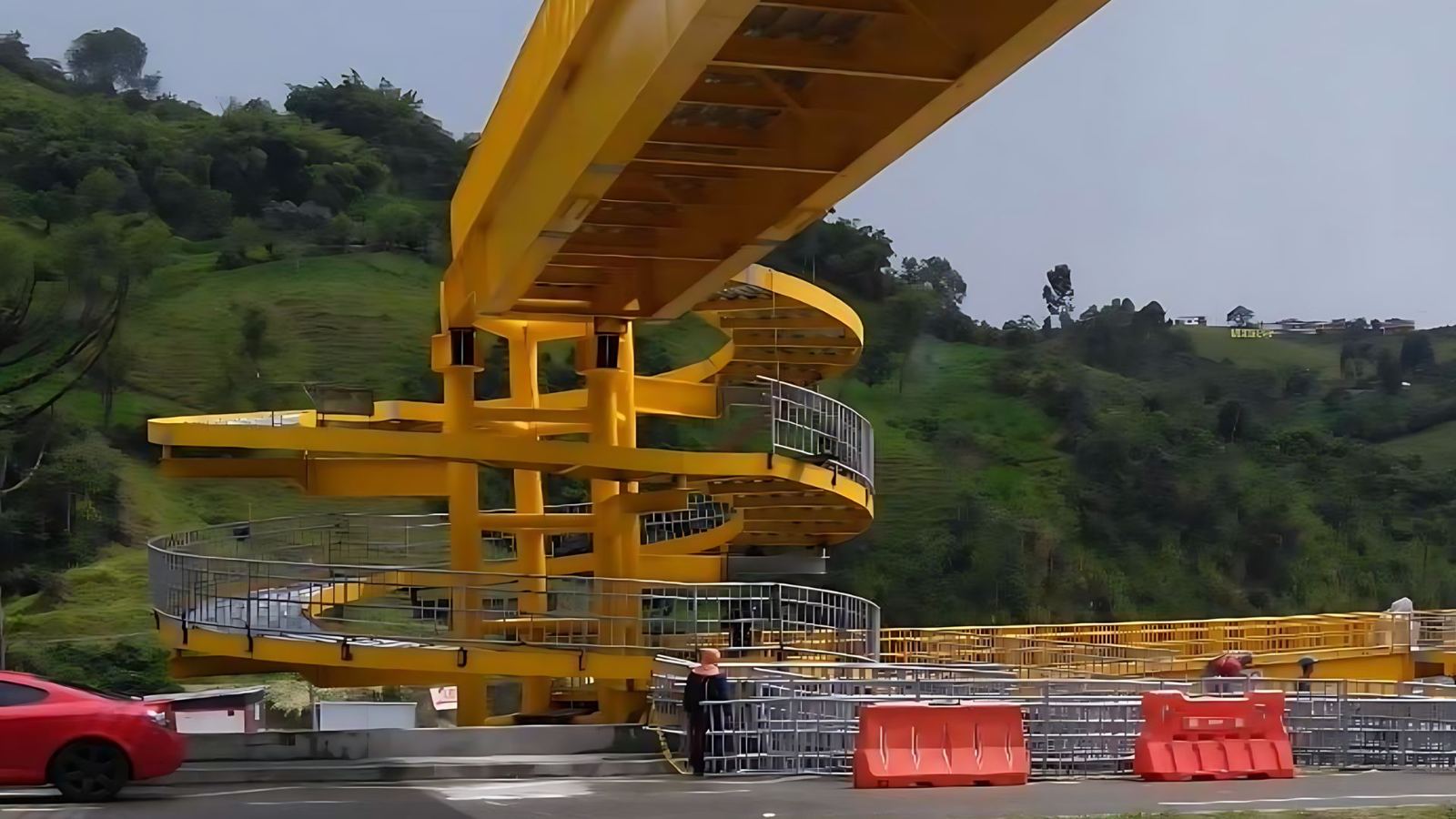 Puente peatonal Villamaría, Villamaría, Caldas: estructura metálica de GVS Construcciones